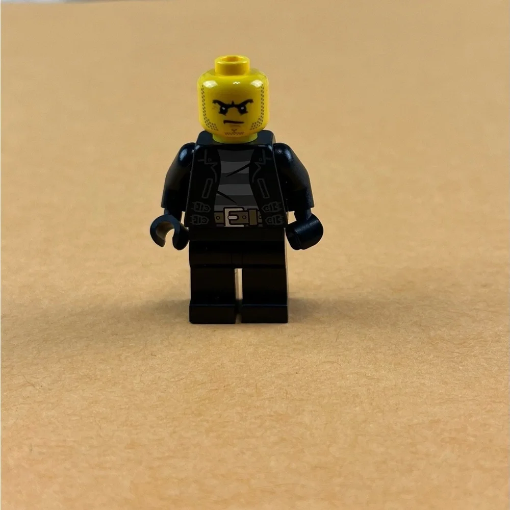 LEGO City Bandit Male Minifigure 60042 High Speed Police Chase Criminal Crook 2”